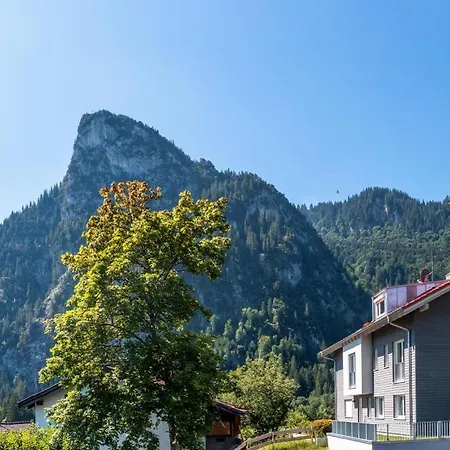 Ferienwohnungen Friedenshoehe In Oberammergau Exterior photo